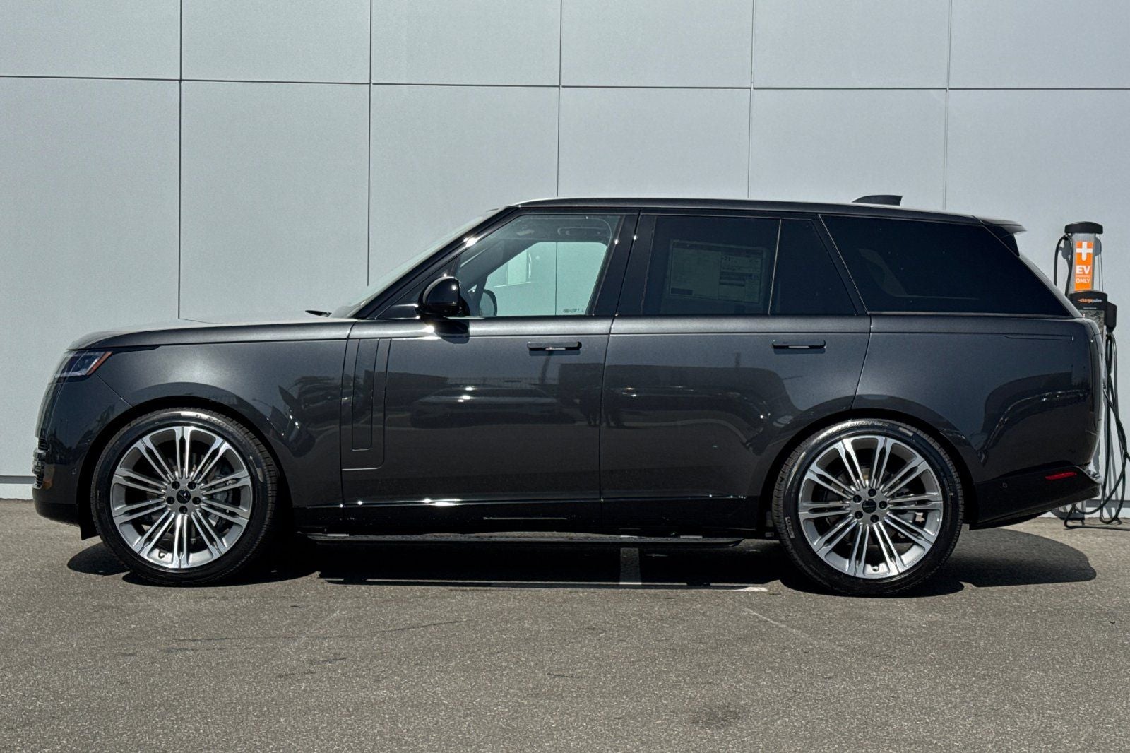 2026 Land Rover Range Rover SE