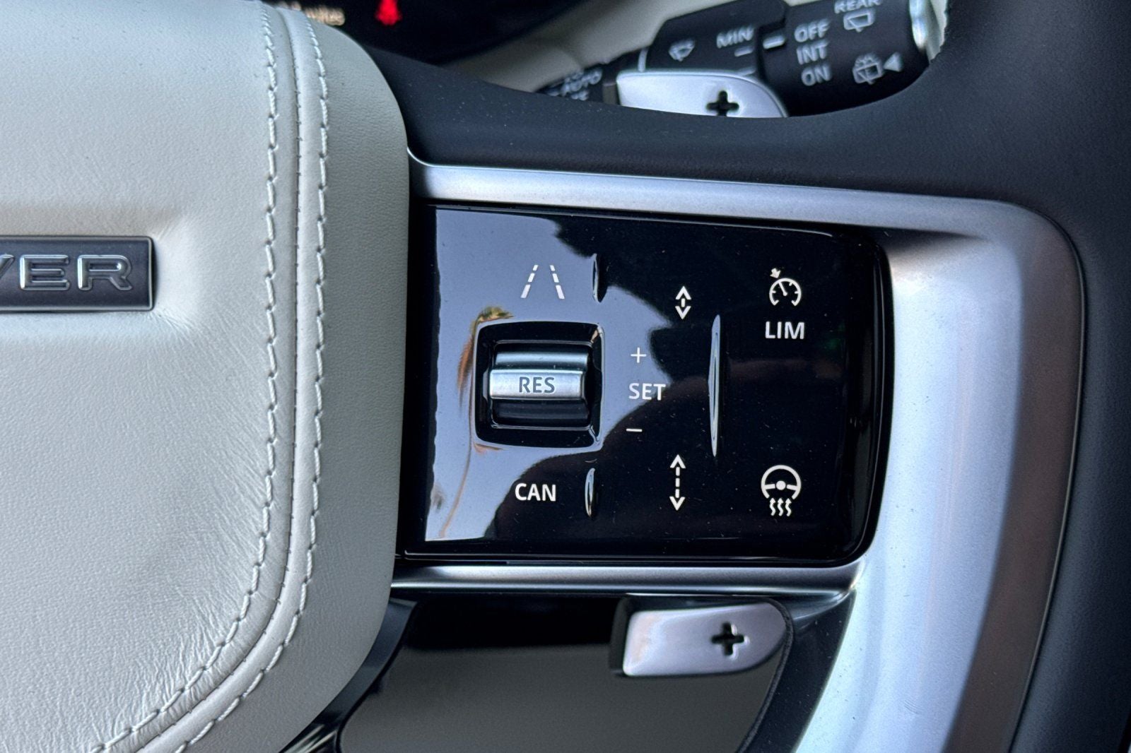 2026 Land Rover Range Rover SE