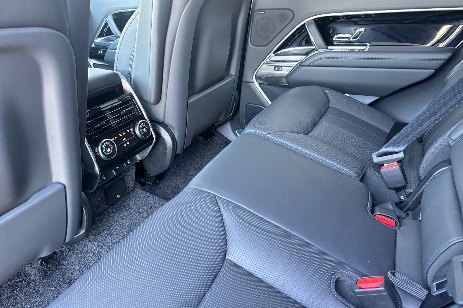 2026 Land Rover Range Rover SE