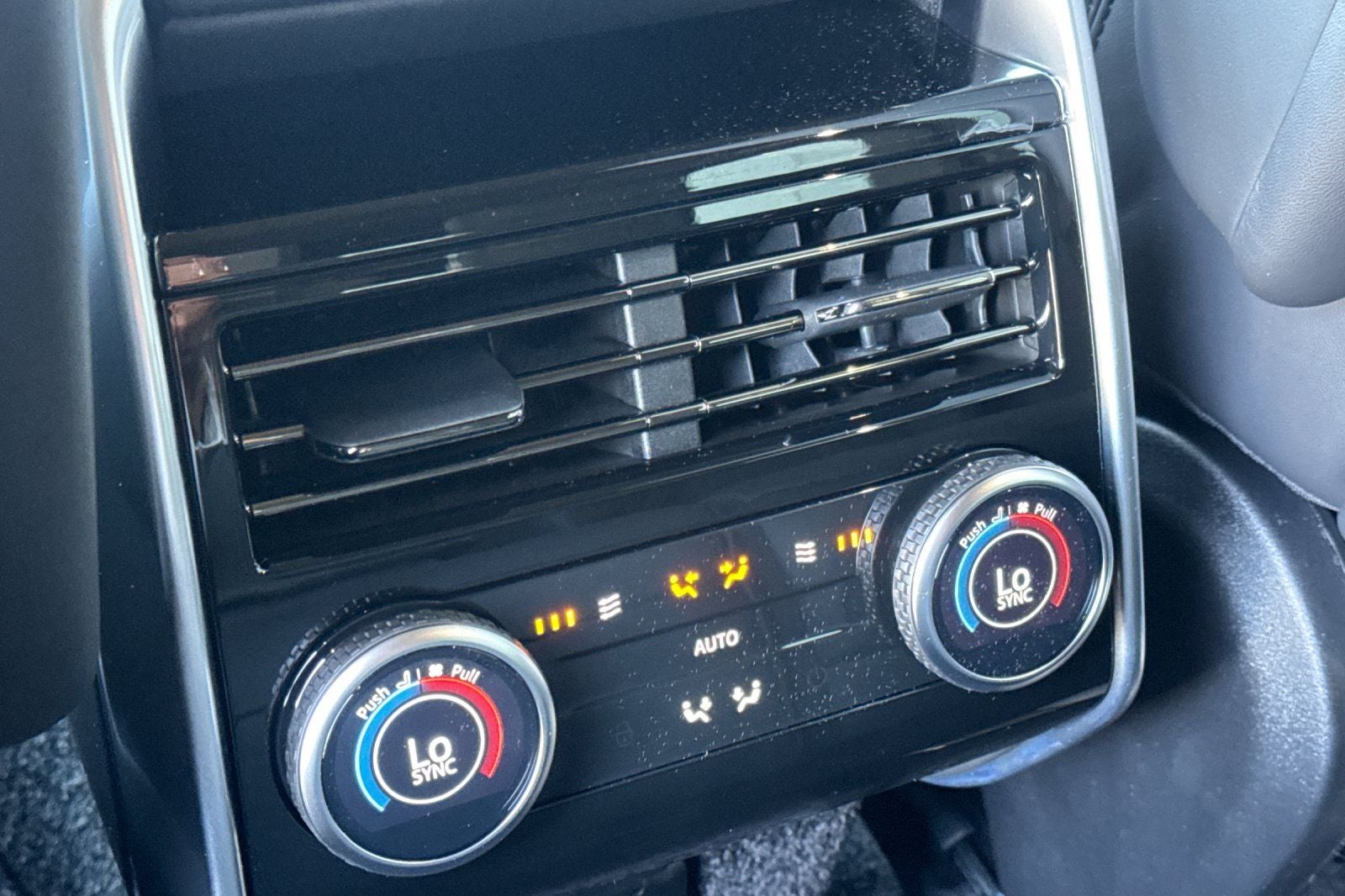 2026 Land Rover Range Rover SE