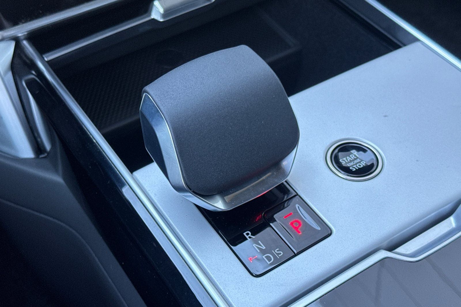 2026 Land Rover Range Rover SE