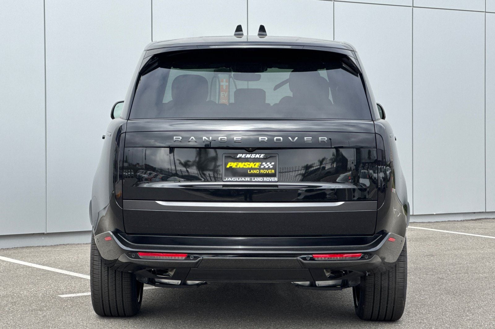 2026 Land Rover Range Rover SE