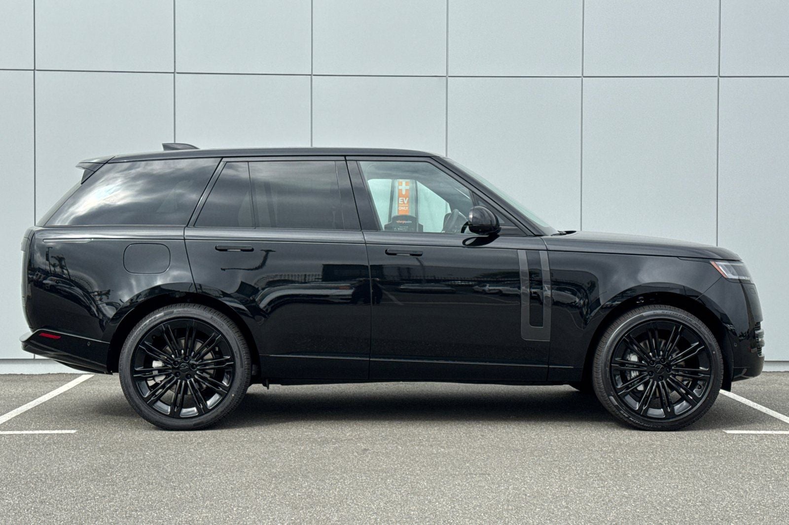 2026 Land Rover Range Rover SE
