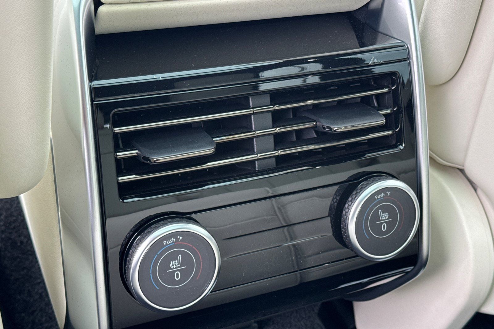 2026 Land Rover Range Rover SE