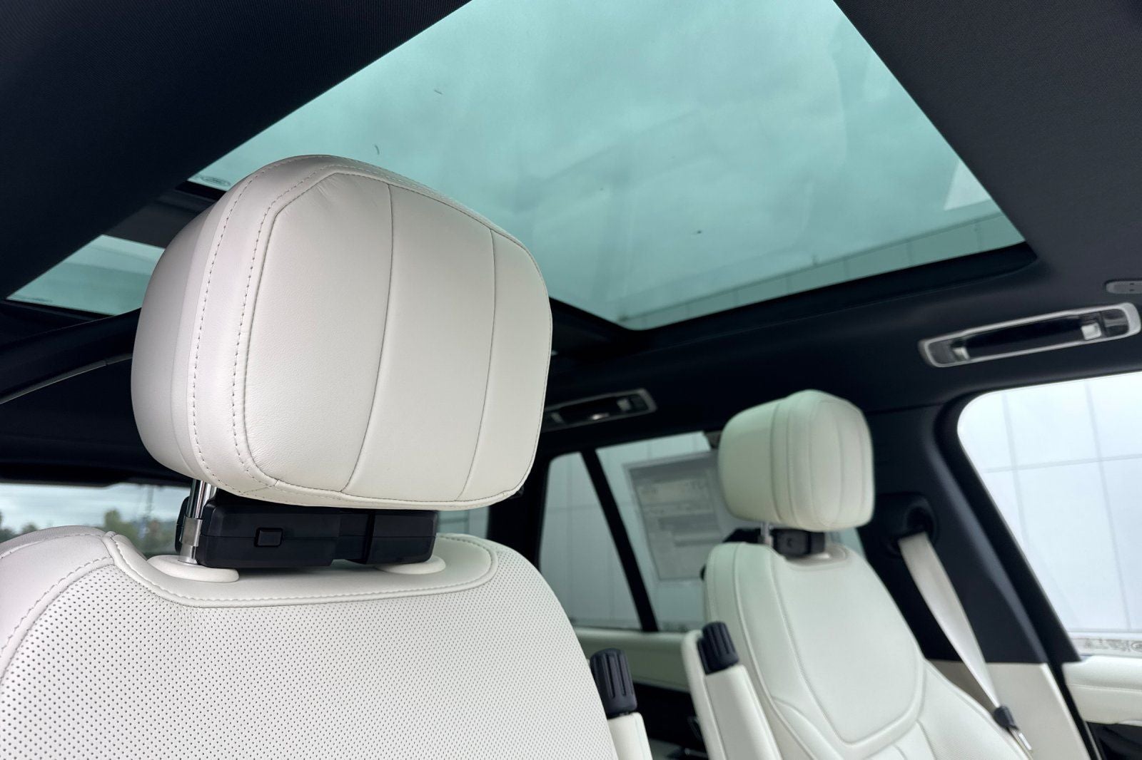 2026 Land Rover Range Rover SE