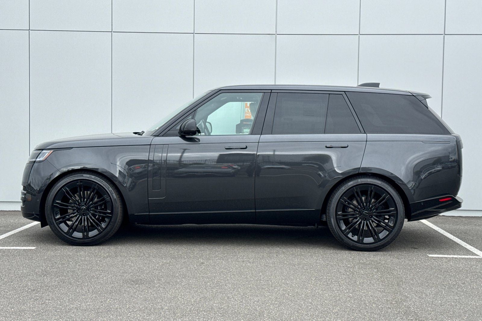 2026 Land Rover Range Rover SE