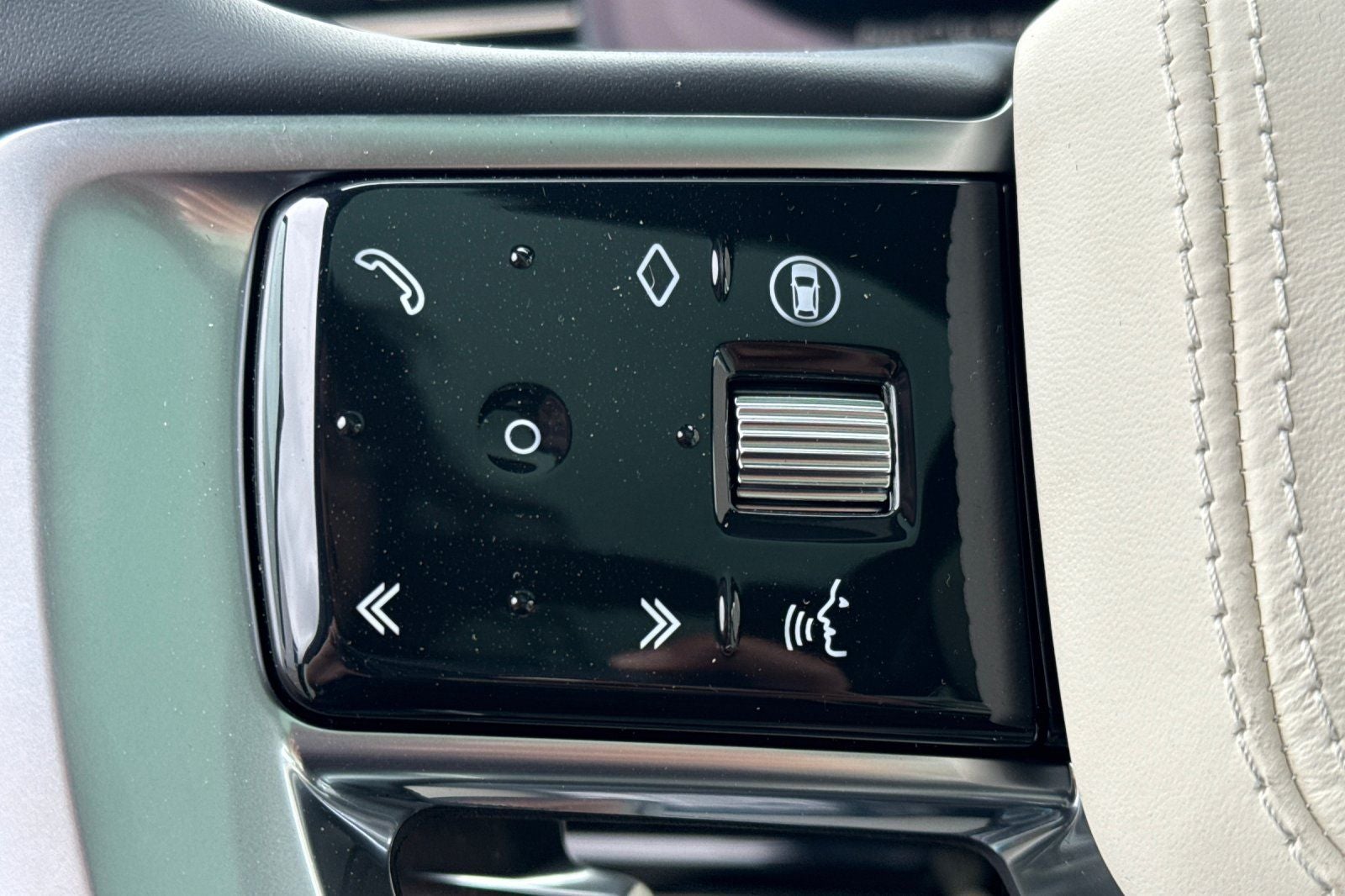2026 Land Rover Range Rover SE