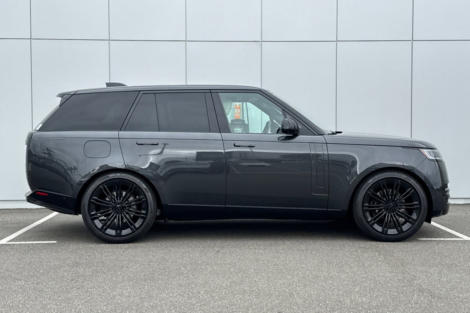 2026 Land Rover Range Rover SE