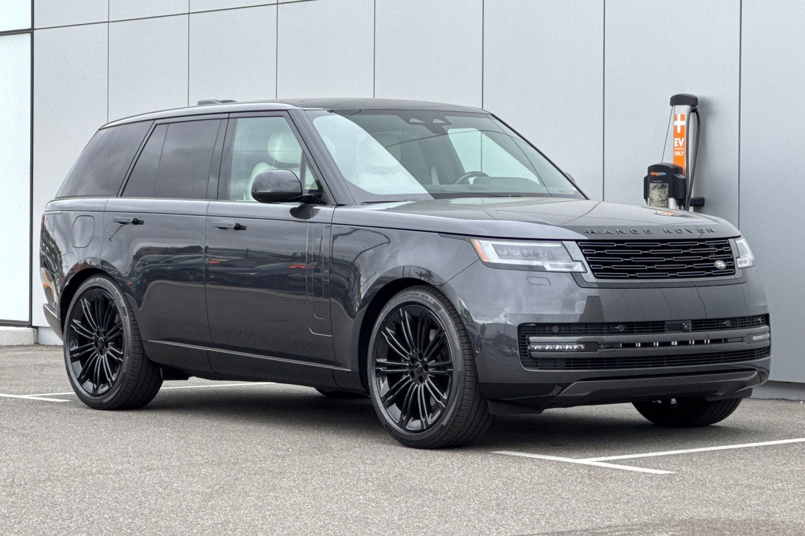 2026 Land Rover Range Rover SE