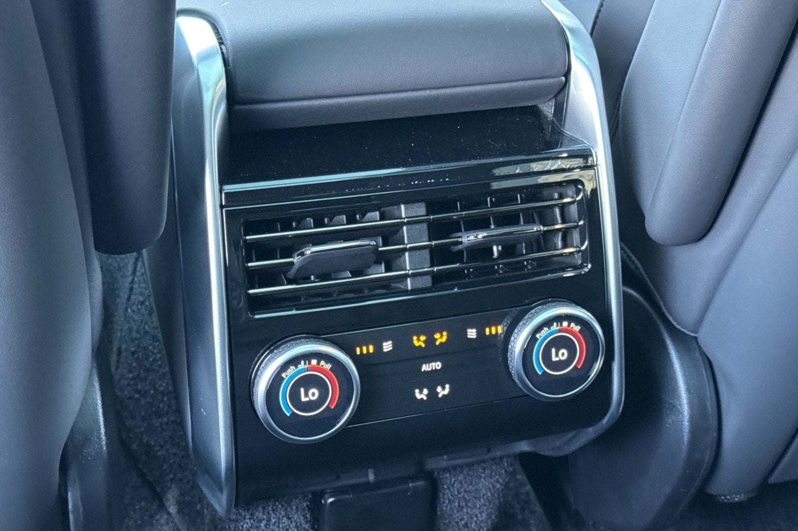2026 Land Rover Range Rover SE