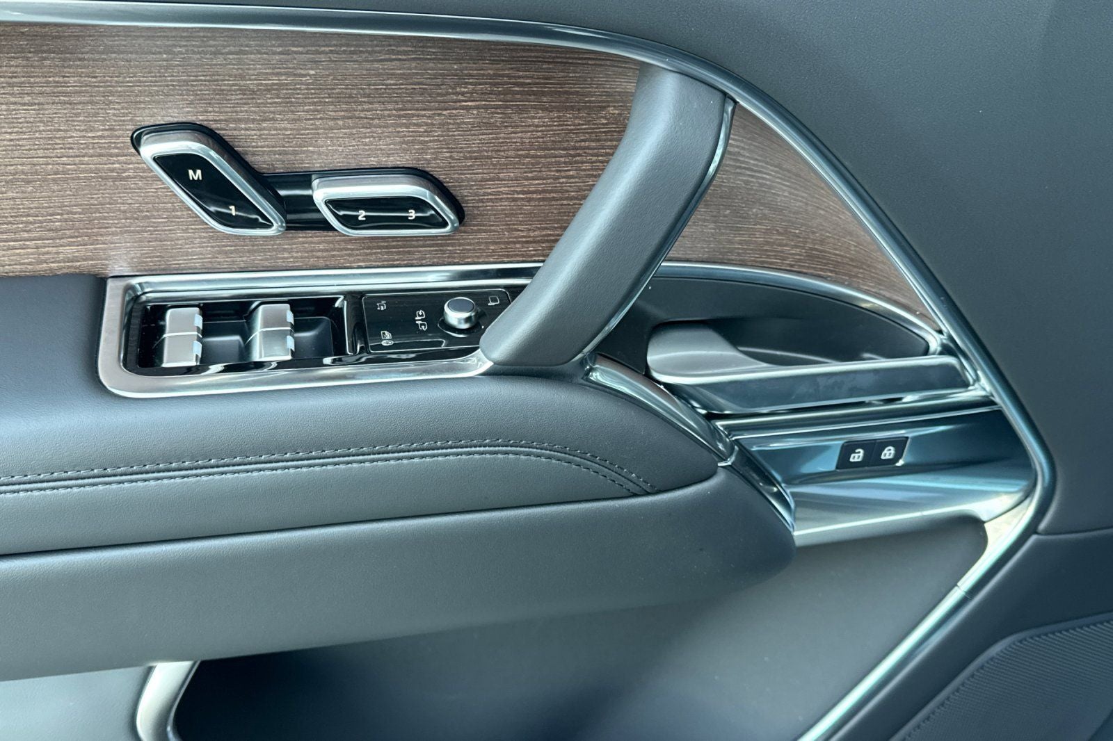 2026 Land Rover Range Rover SE