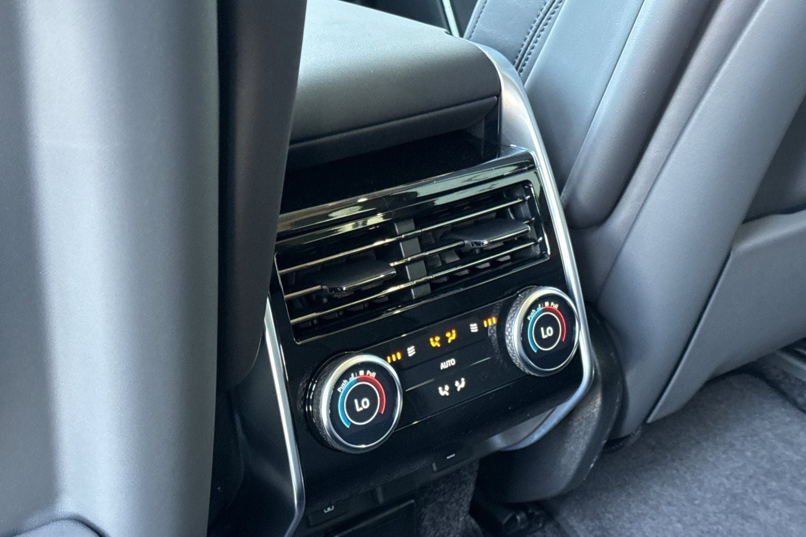 2026 Land Rover Range Rover SE