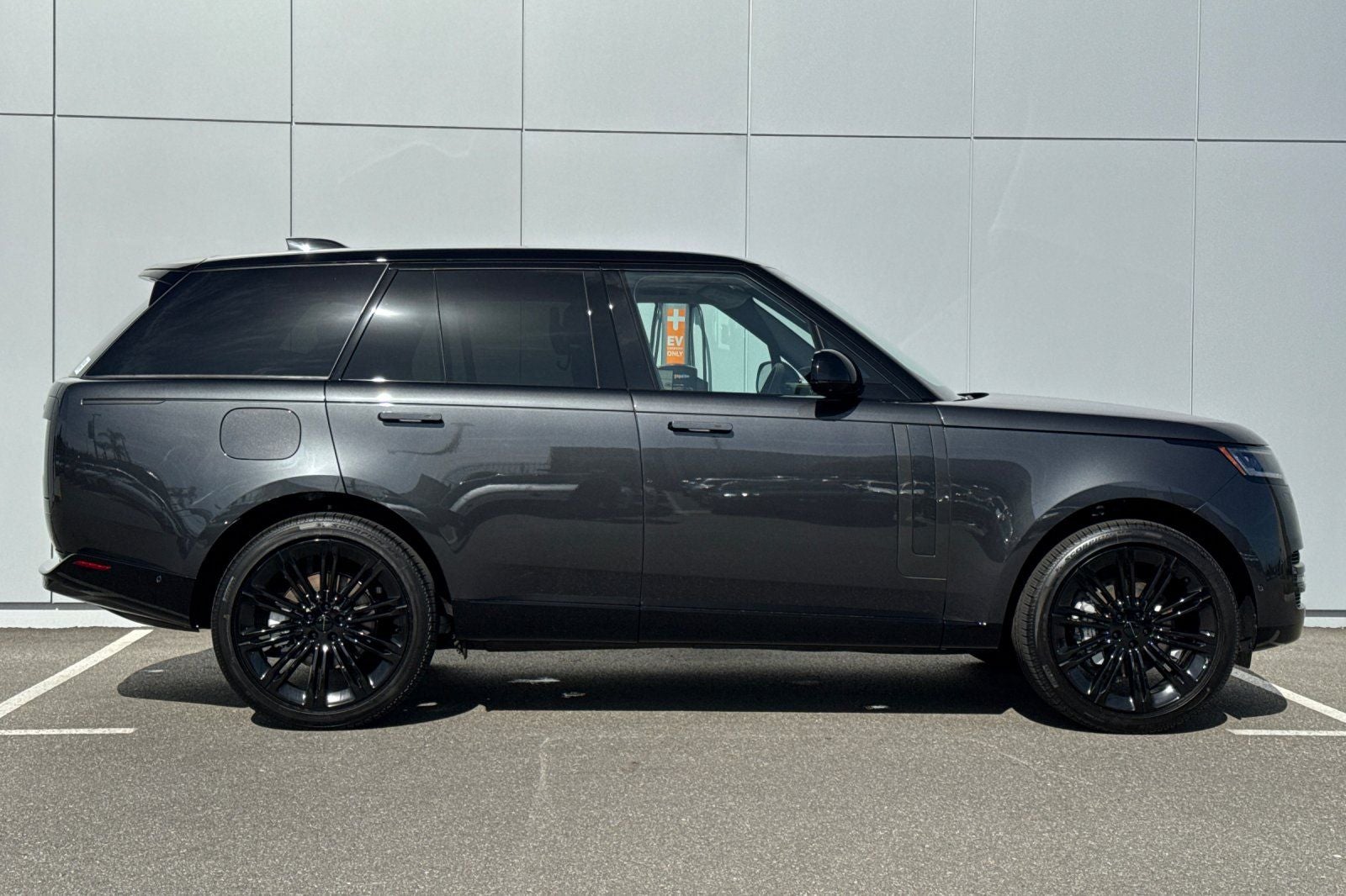 2026 Land Rover Range Rover SE