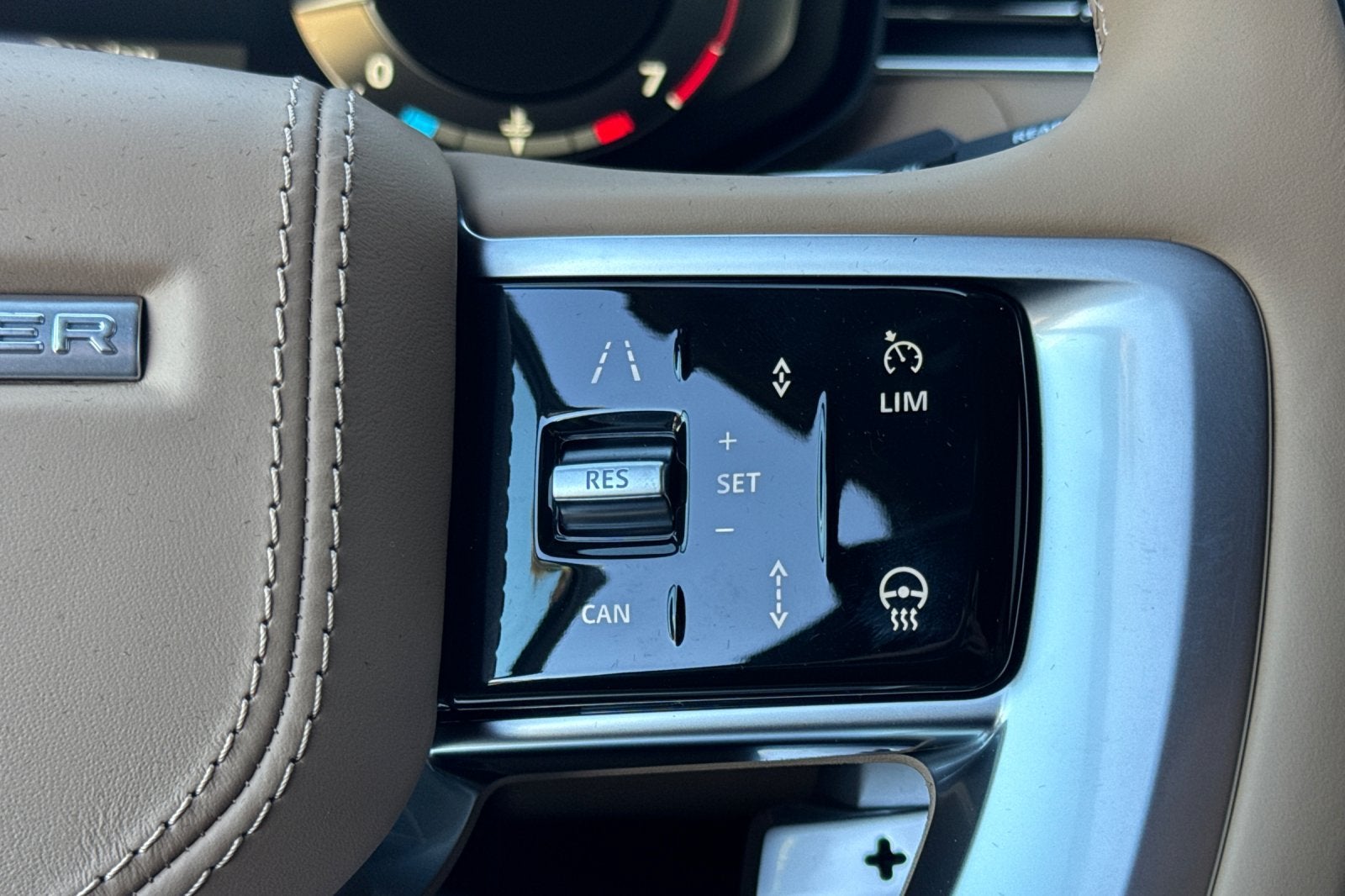 2027 Land Rover Range Rover SE