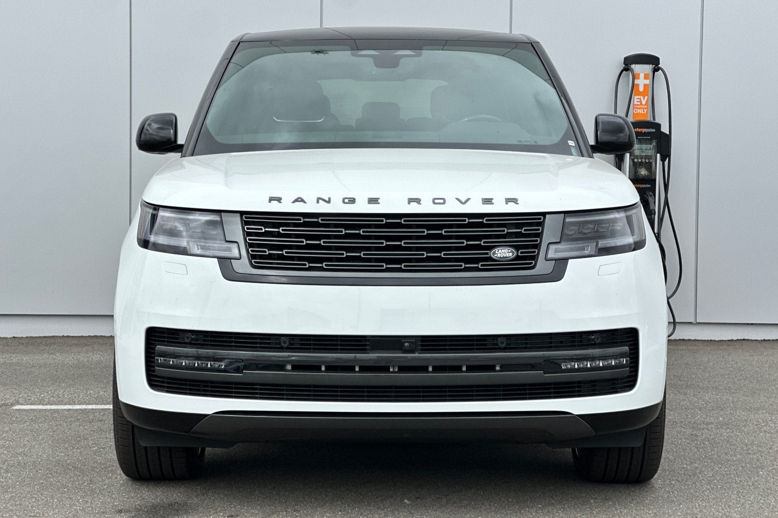 2025 Land Rover Range Rover SE LWB