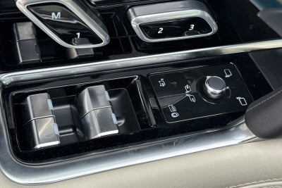 2025 Land Rover Range Rover SE LWB