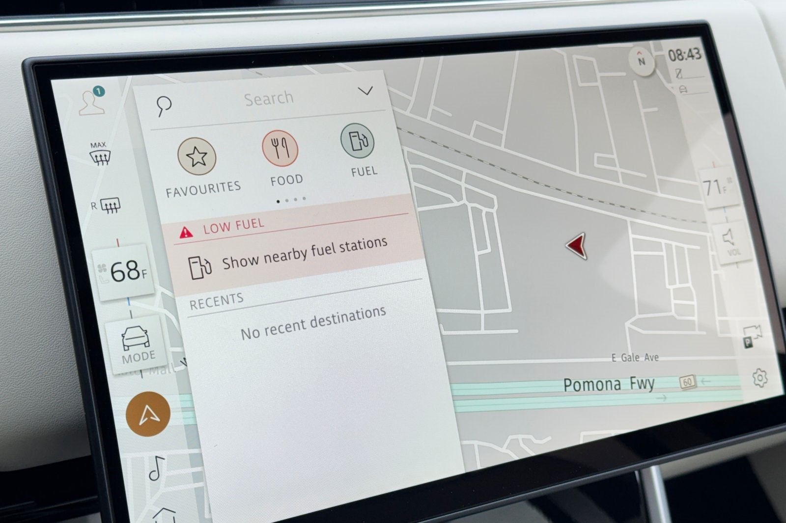 2025 Land Rover Range Rover SE LWB