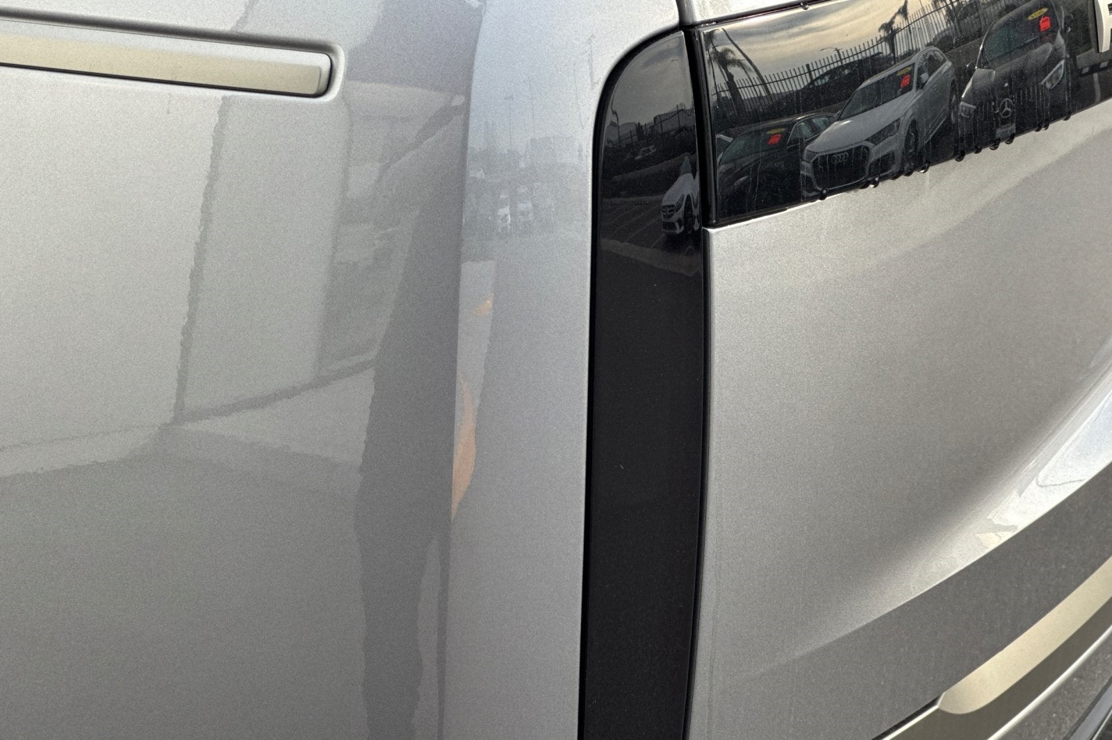 2025 Land Rover Range Rover SE LWB