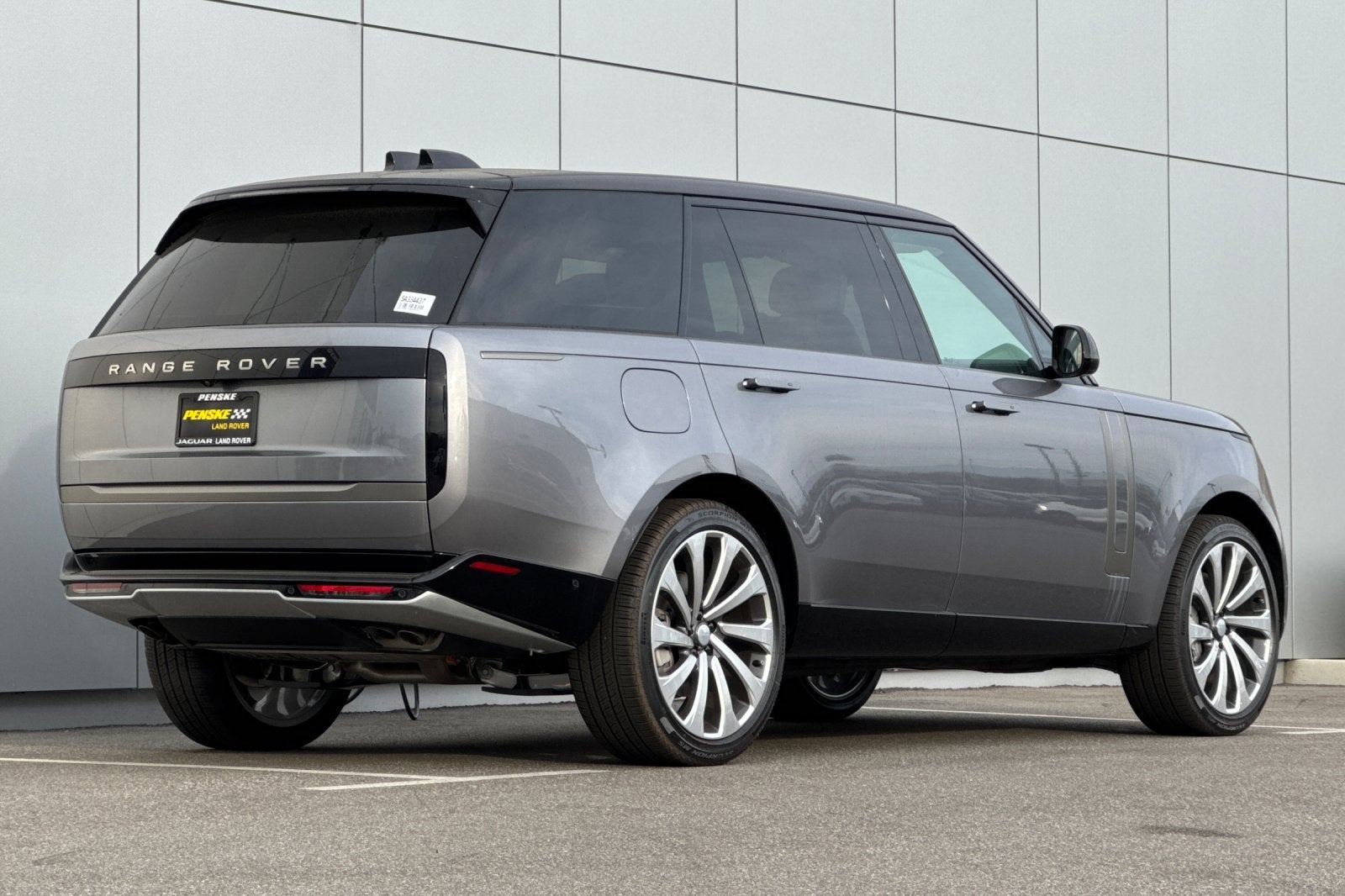 2025 Land Rover Range Rover SE LWB