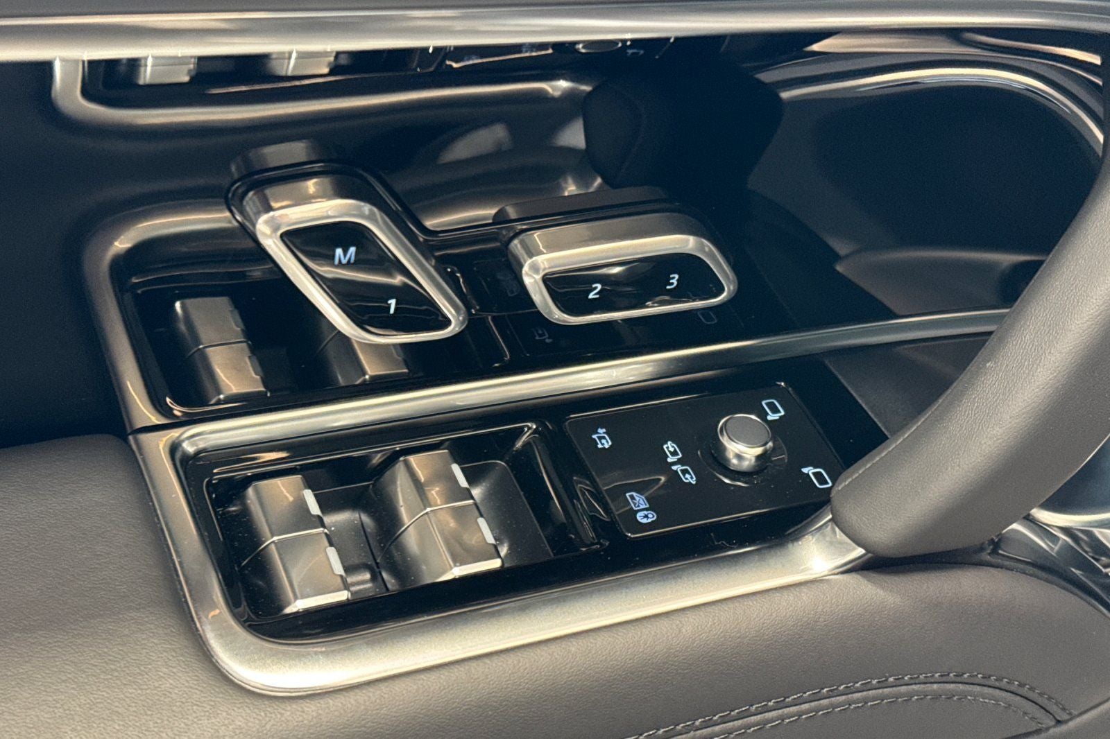2026 Land Rover Range Rover SE LWB