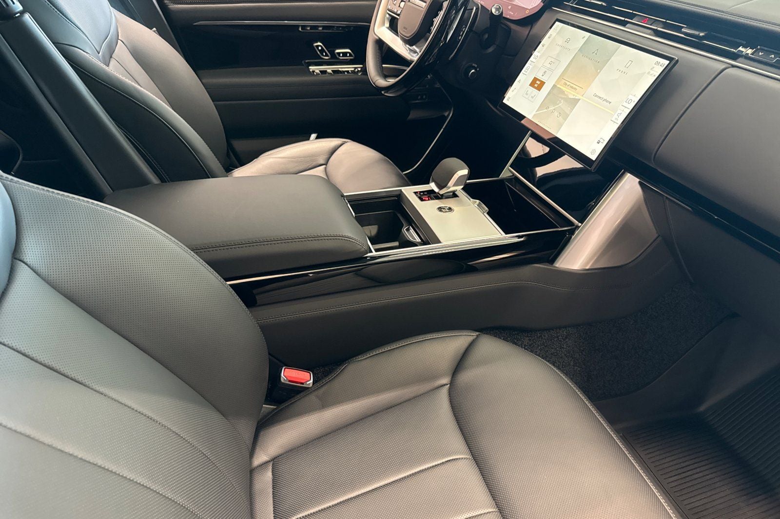 2026 Land Rover Range Rover SE LWB
