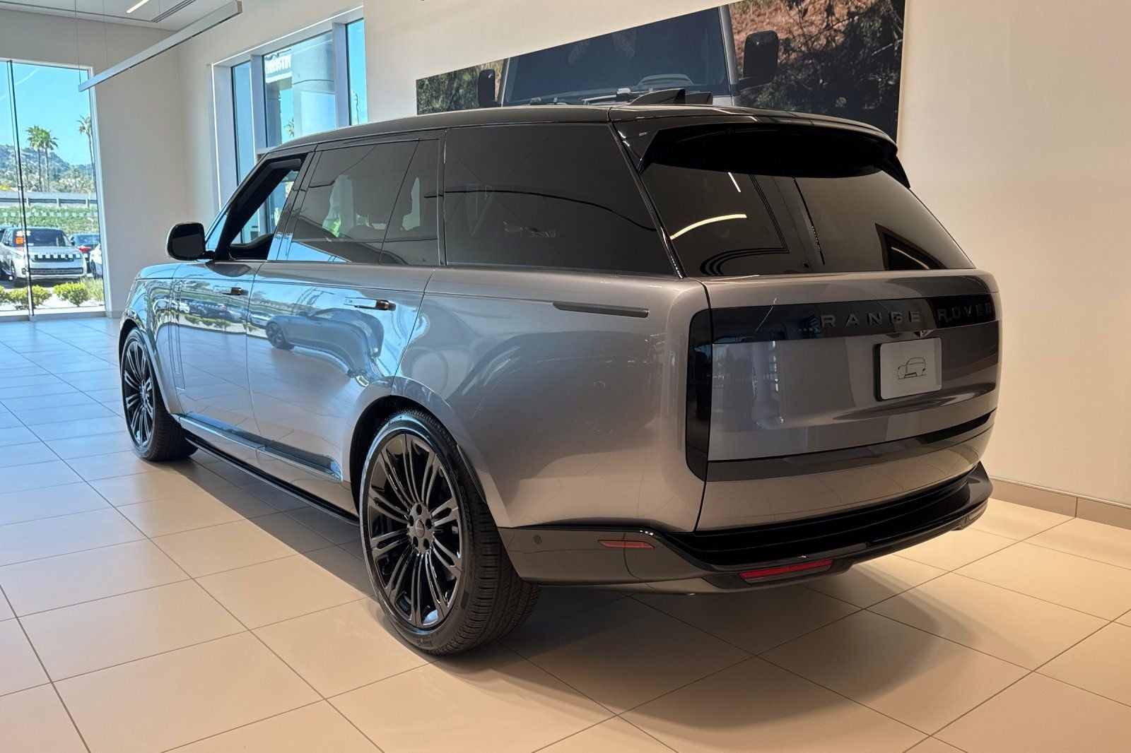 2026 Land Rover Range Rover SE LWB
