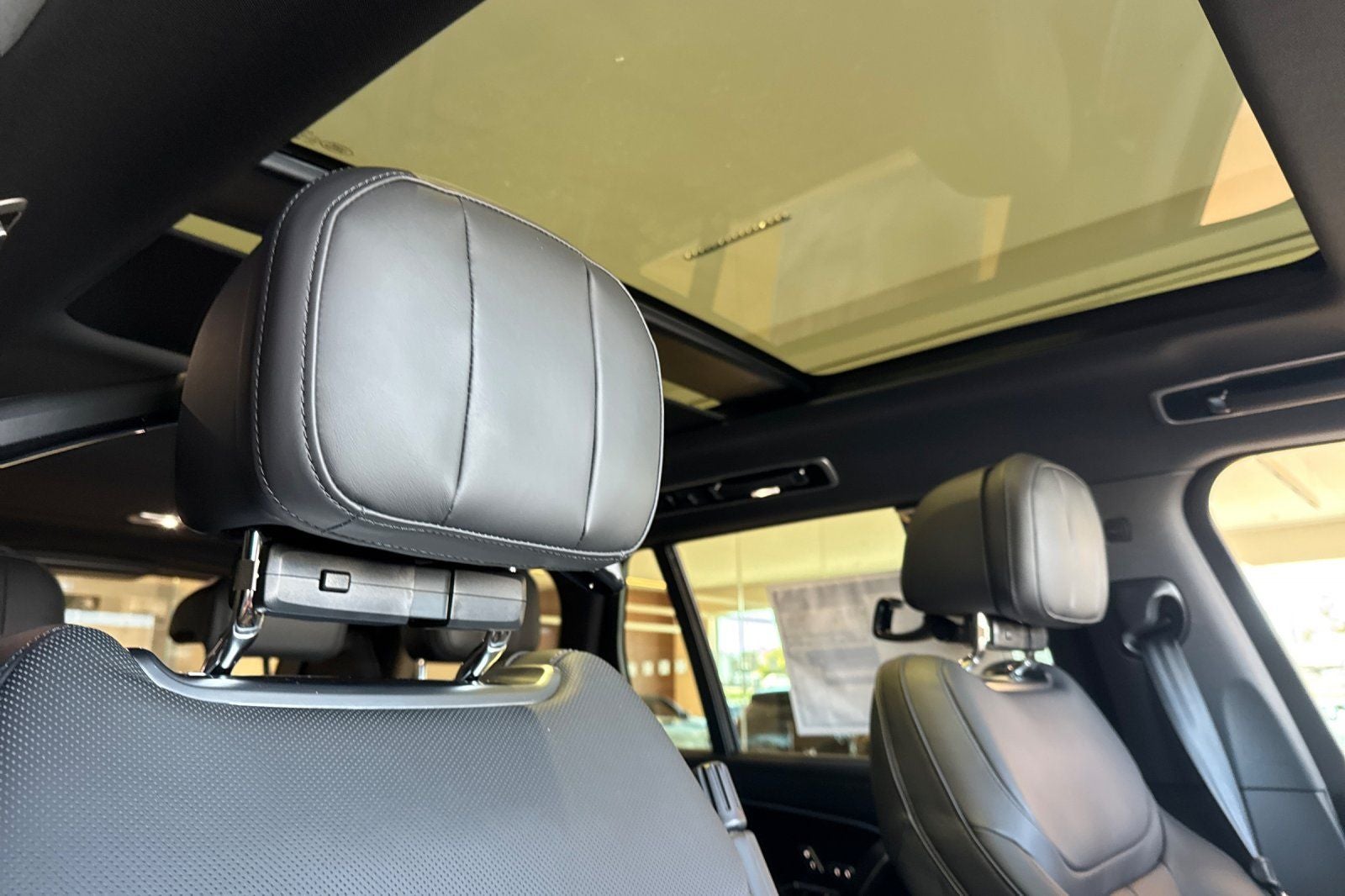 2026 Land Rover Range Rover SE LWB
