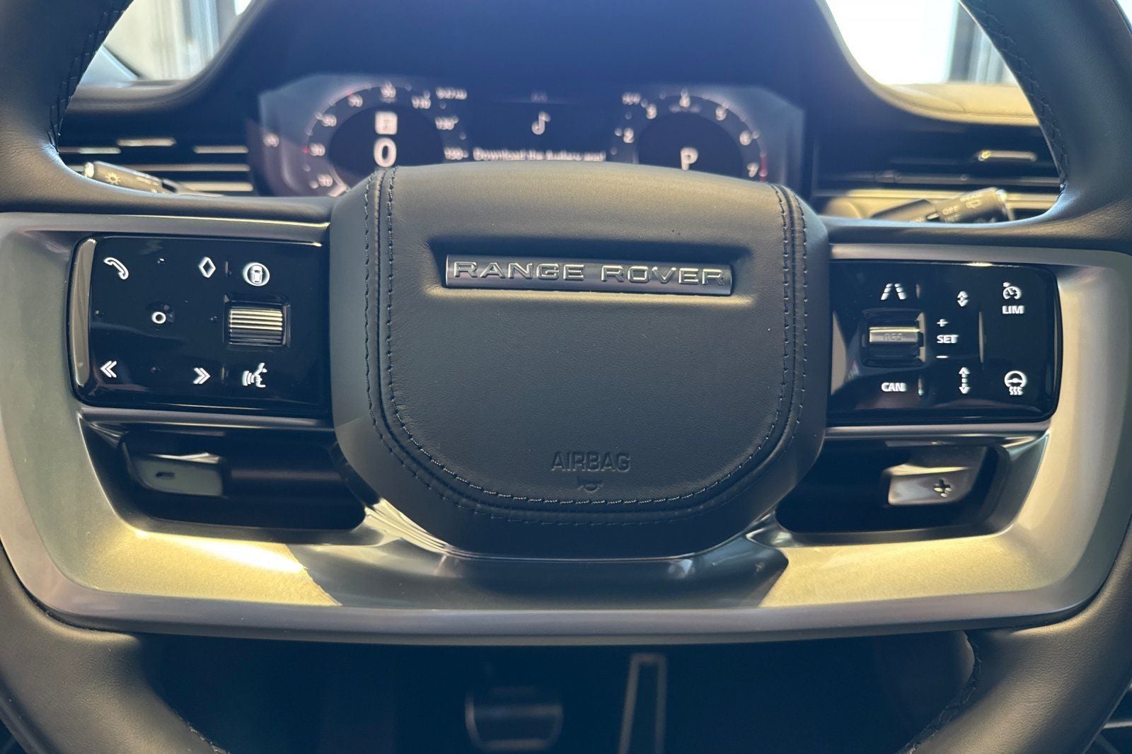 2026 Land Rover Range Rover SE LWB