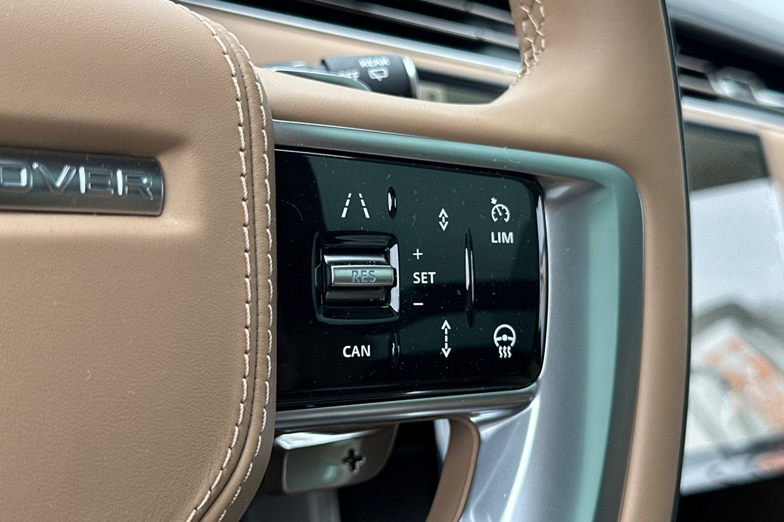 2025 Land Rover Range Rover SE LWB