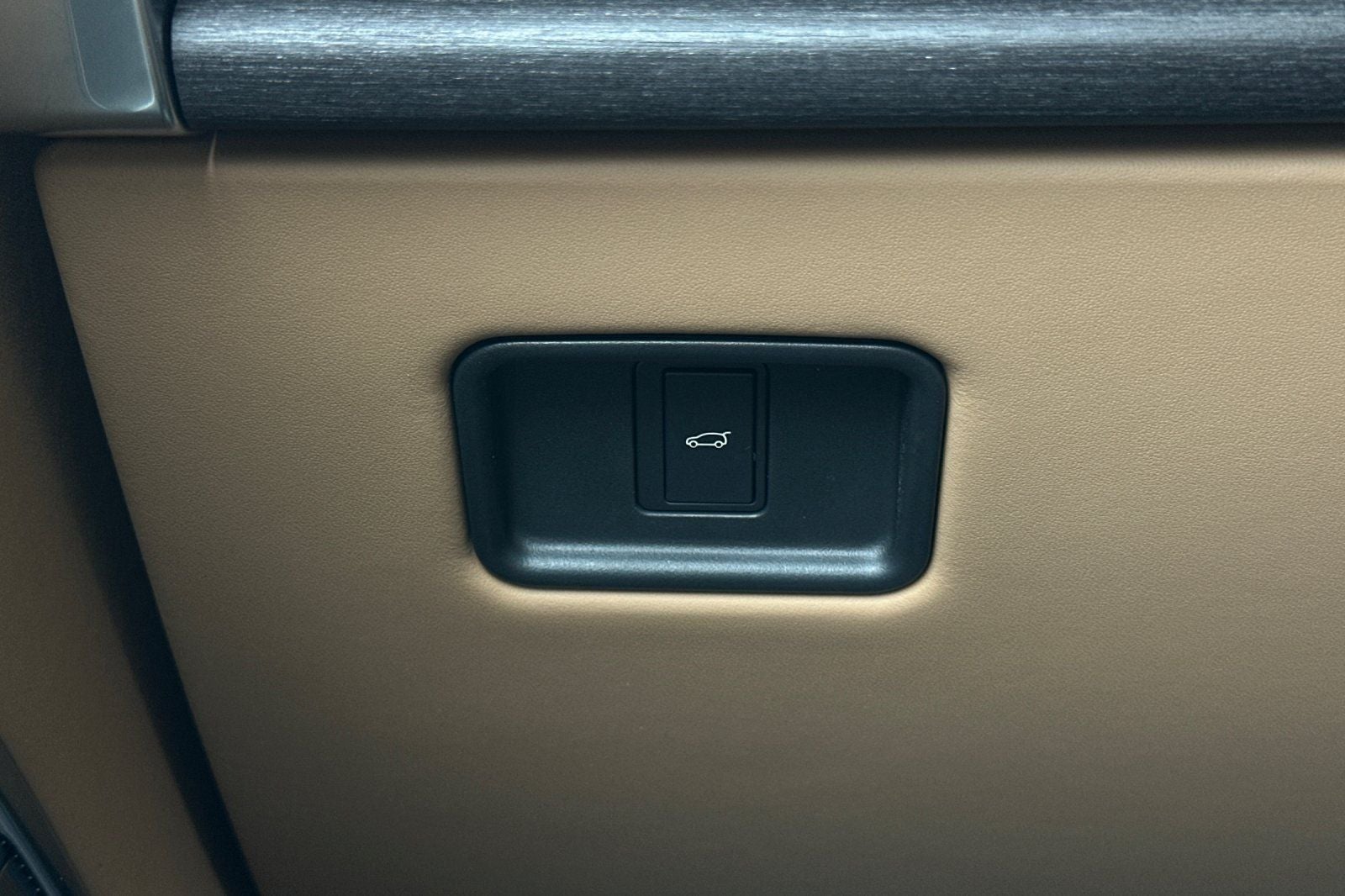 2025 Land Rover Range Rover SE LWB