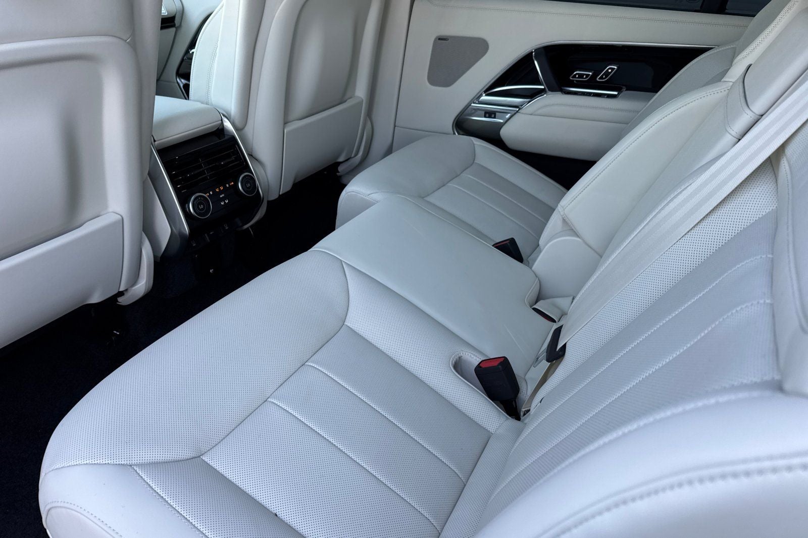 2026 Land Rover Range Rover SE LWB