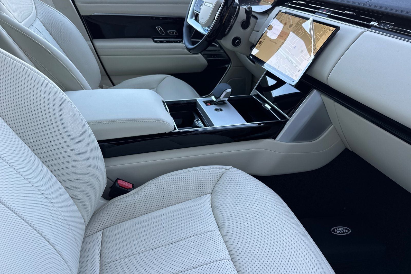 2026 Land Rover Range Rover SE LWB