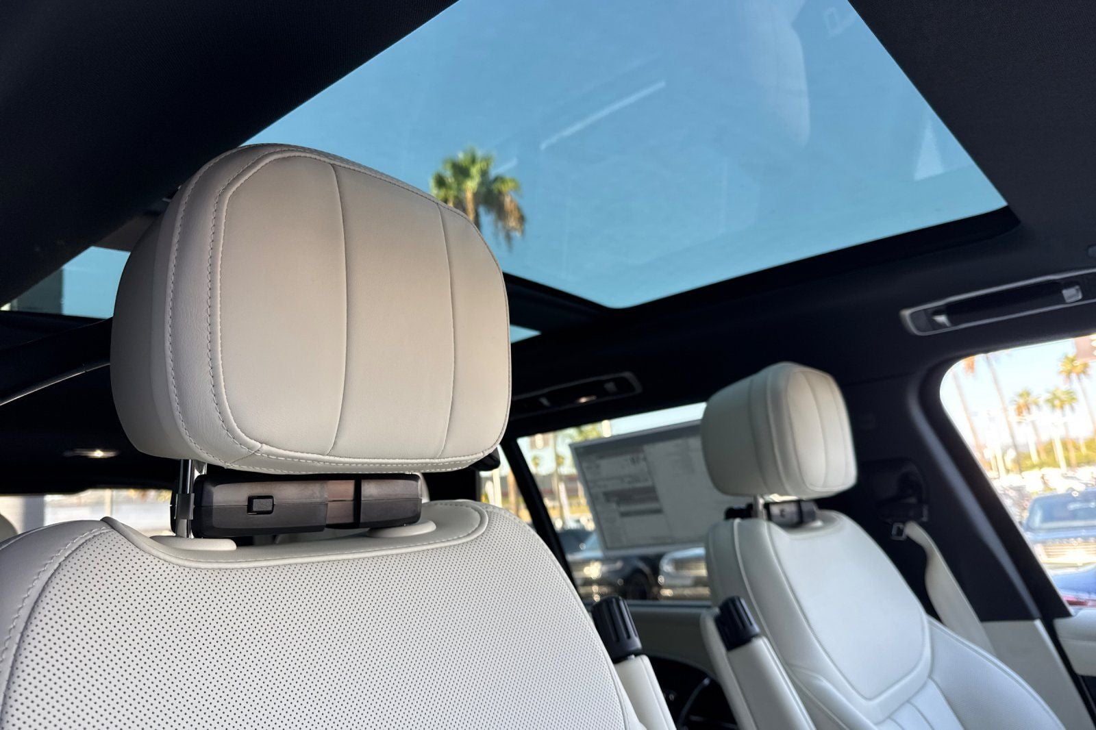 2026 Land Rover Range Rover SE LWB