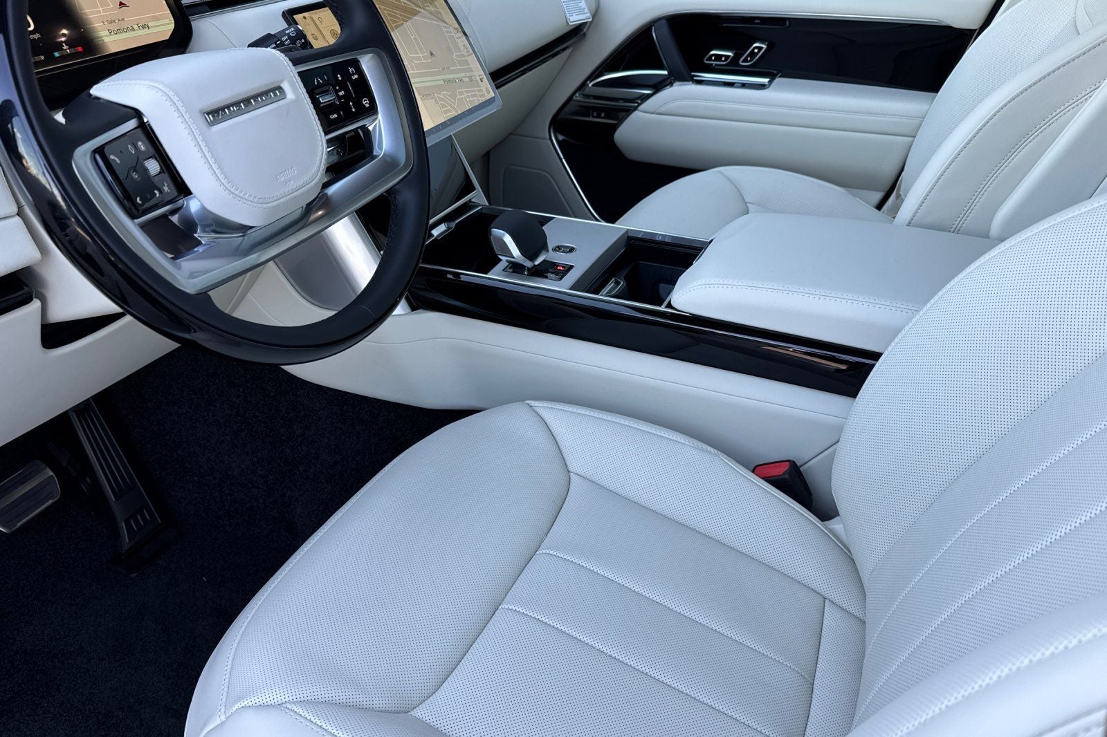 2026 Land Rover Range Rover SE LWB