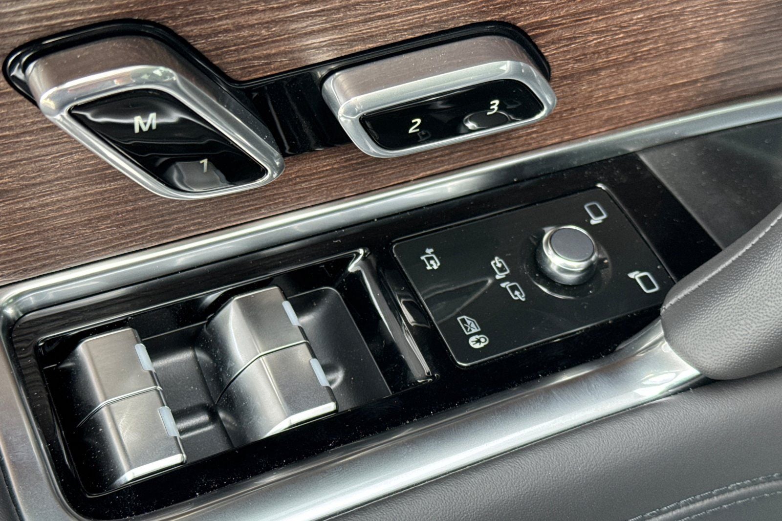 2026 Land Rover Range Rover SE LWB