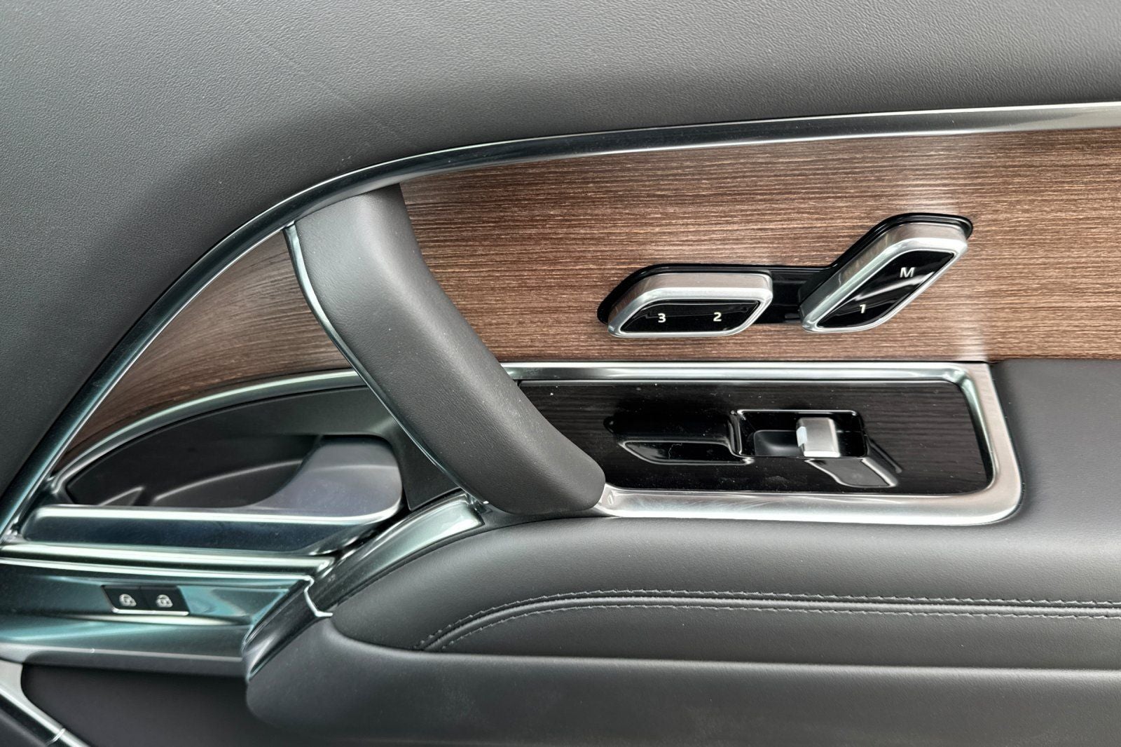 2026 Land Rover Range Rover SE LWB