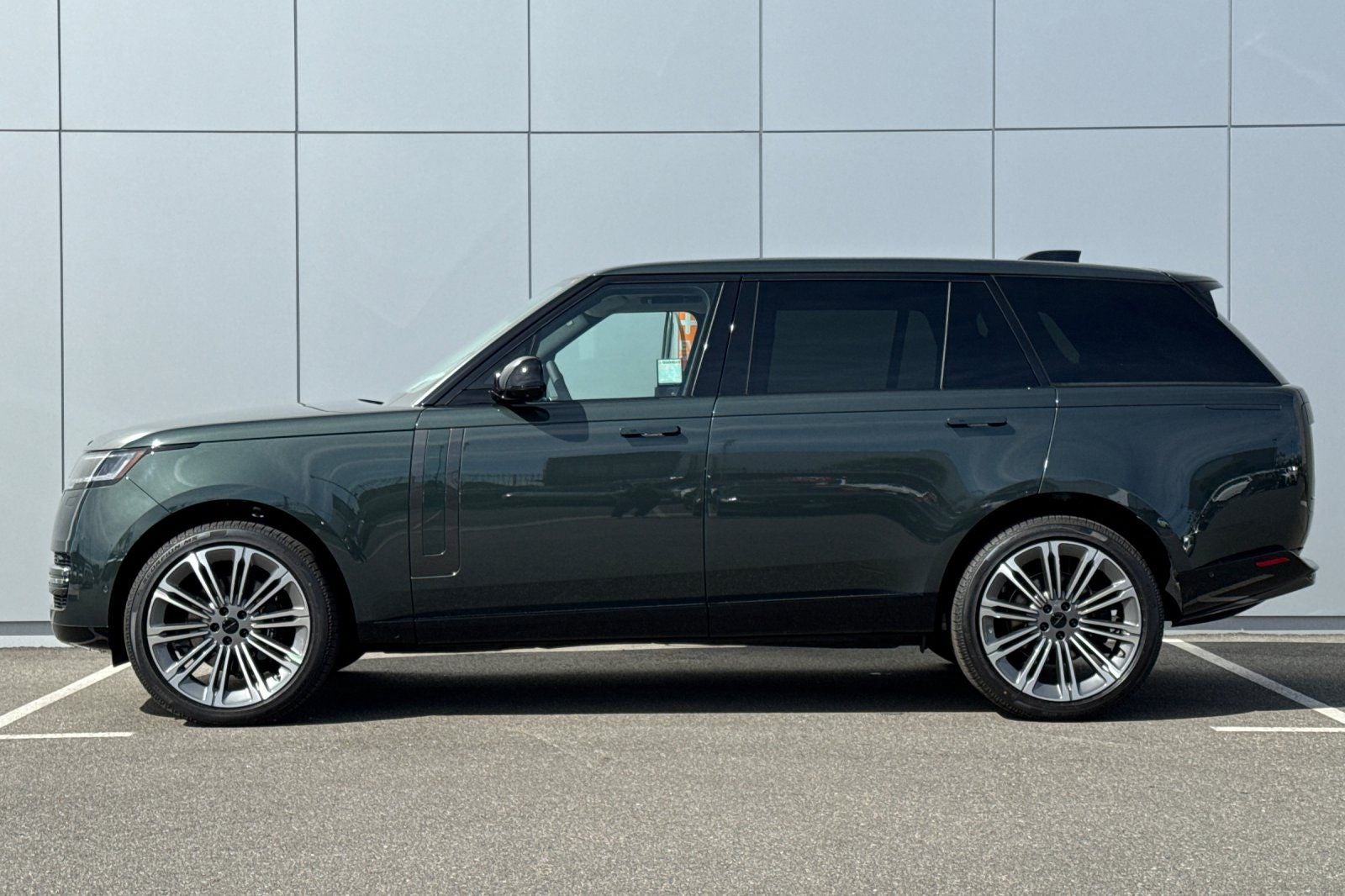 2026 Land Rover Range Rover SE LWB
