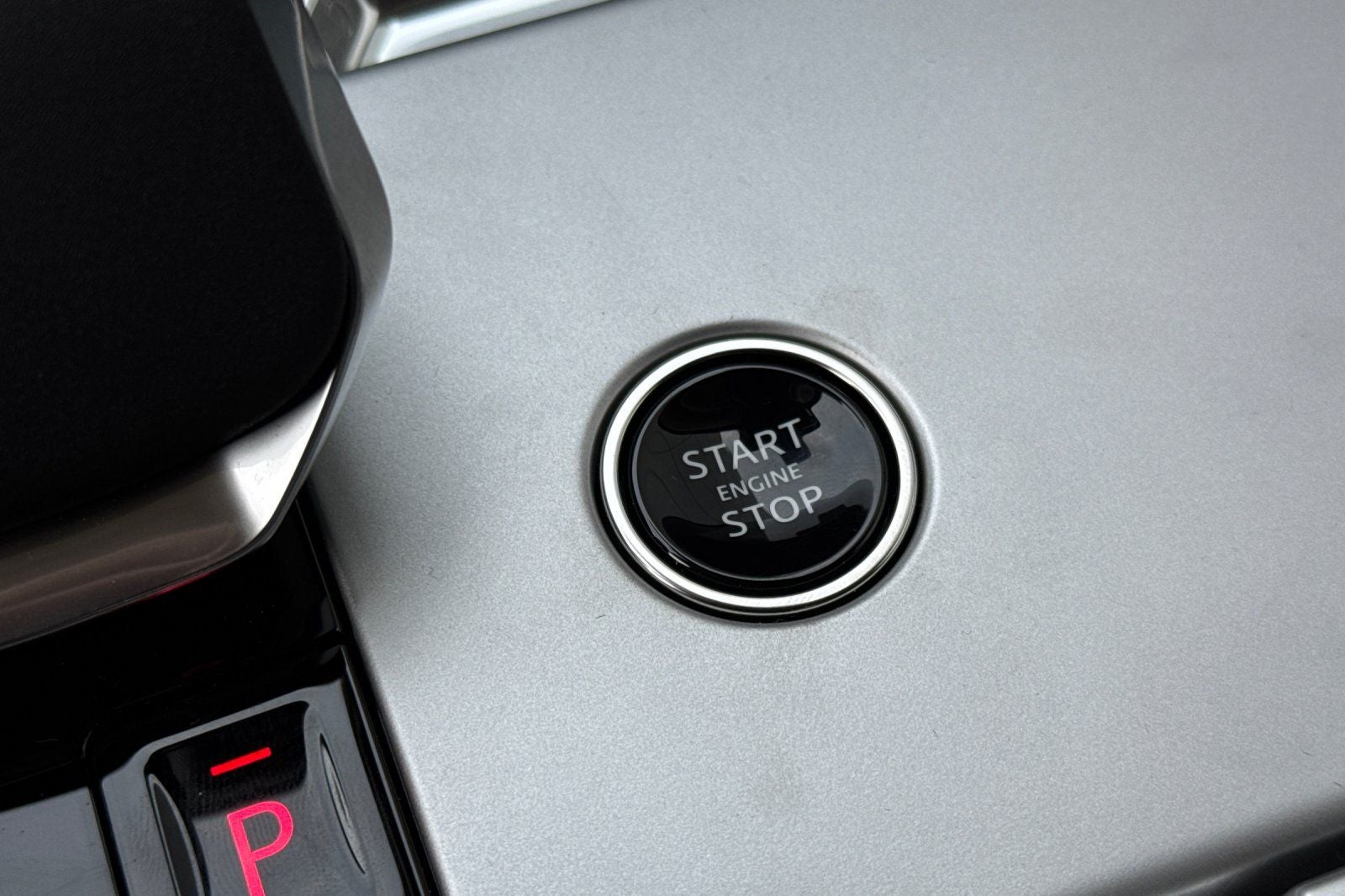 2026 Land Rover Range Rover SE LWB