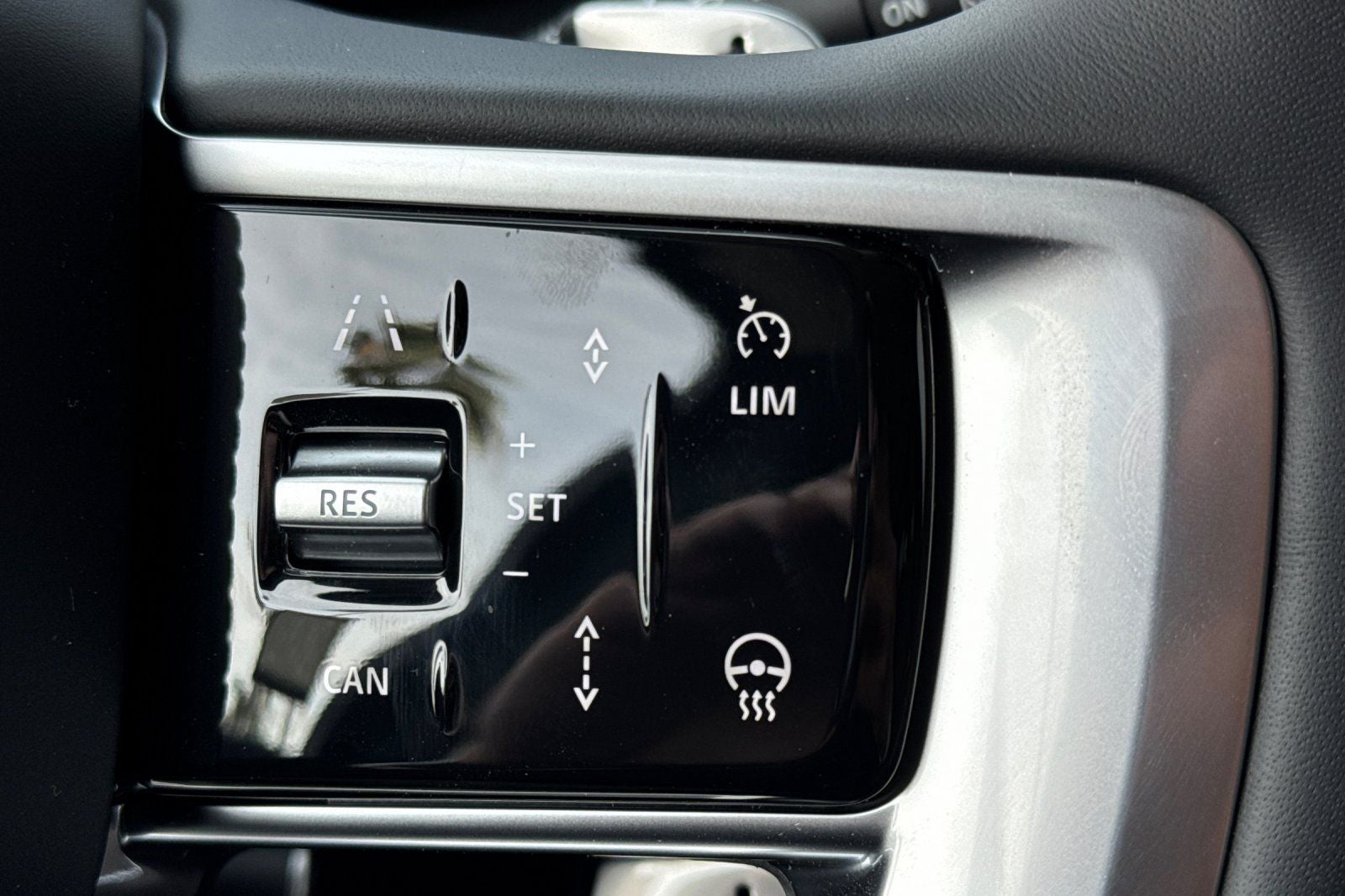 2026 Land Rover Range Rover SE LWB