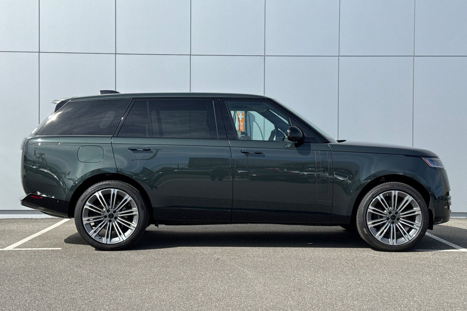 2026 Land Rover Range Rover SE LWB