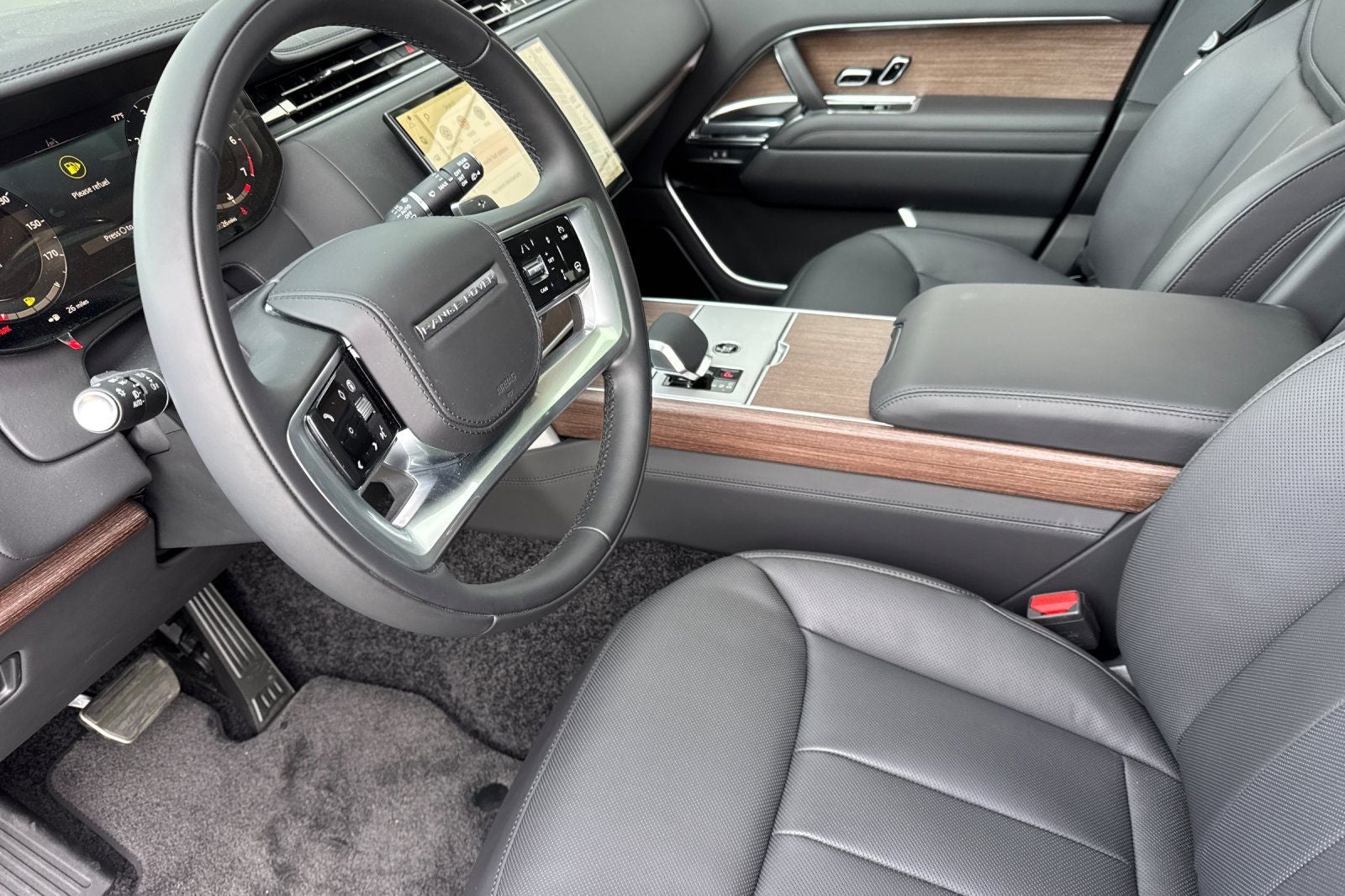 2026 Land Rover Range Rover SE LWB