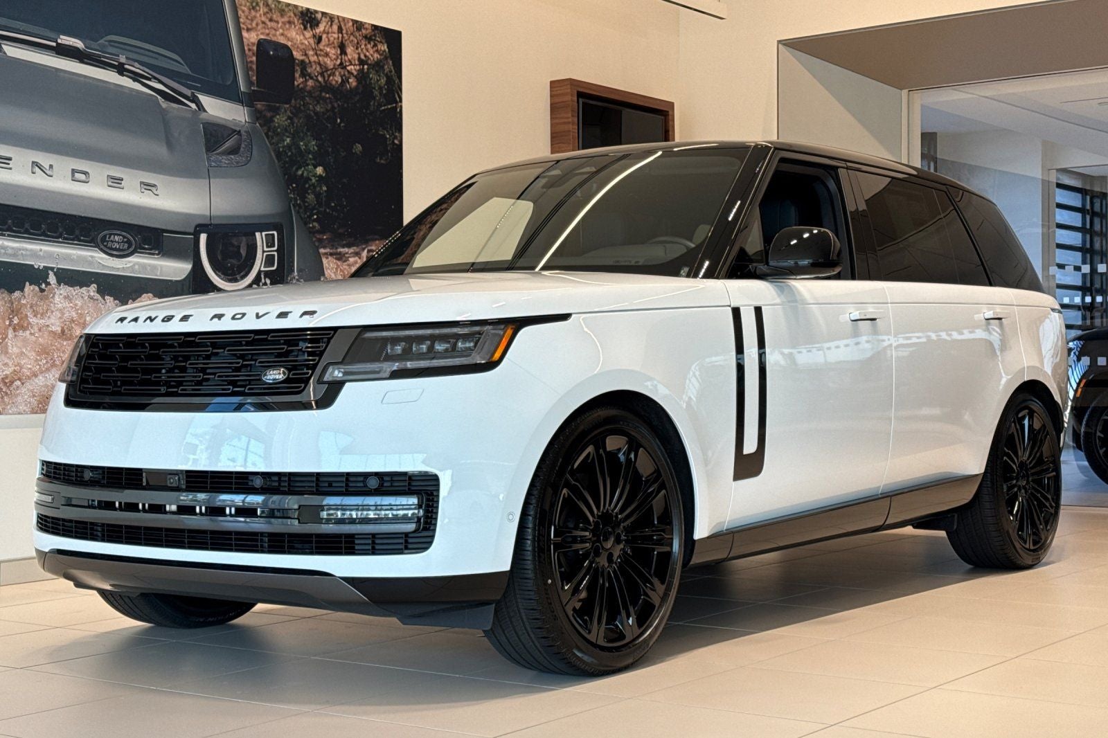 2026 Land Rover Range Rover SE LWB