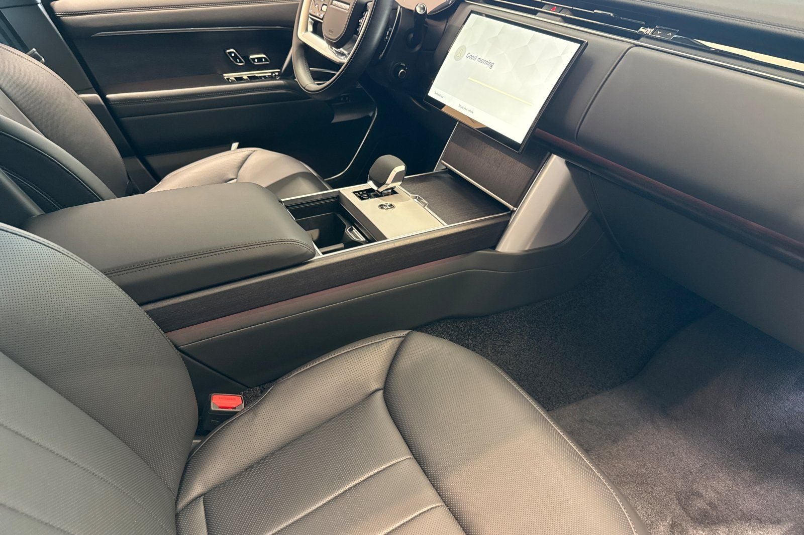 2026 Land Rover Range Rover SE LWB