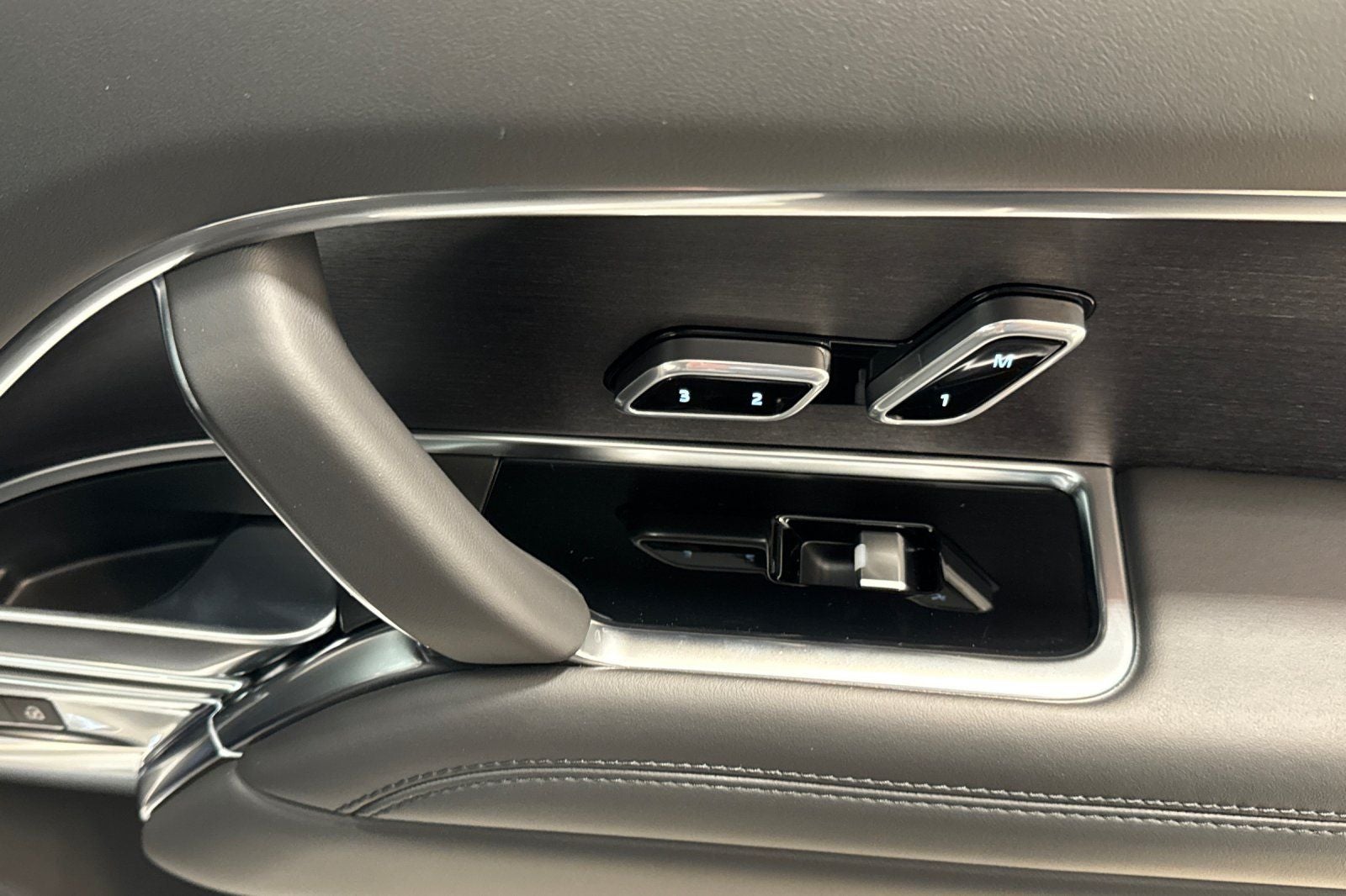 2026 Land Rover Range Rover SE LWB