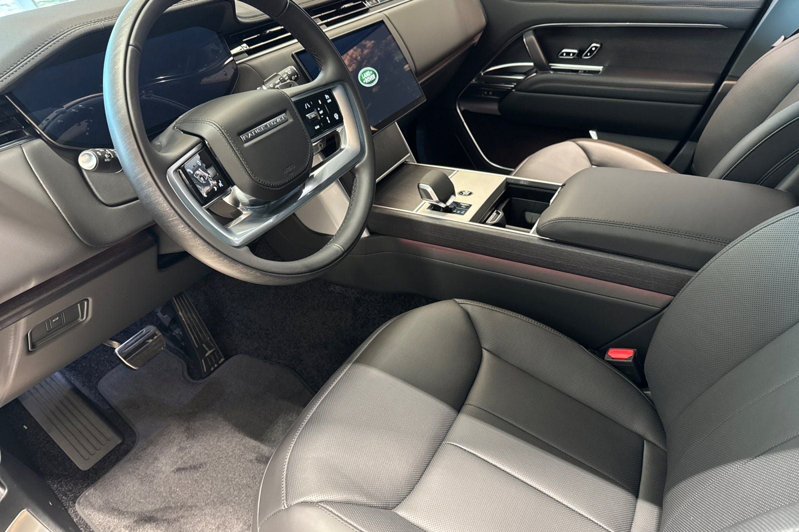 2026 Land Rover Range Rover SE LWB