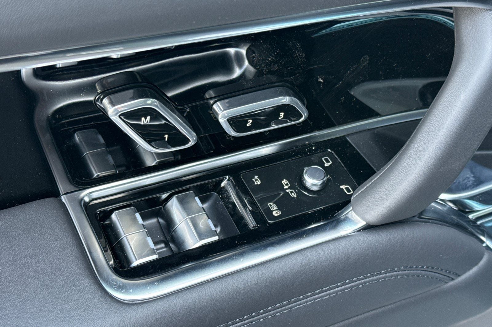 2026 Land Rover Range Rover SE LWB