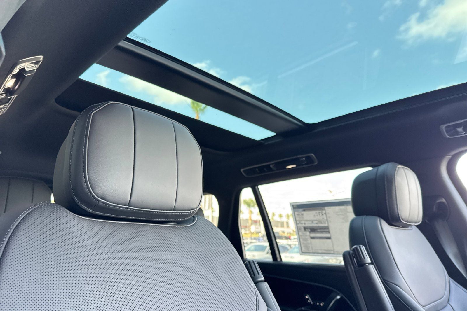 2026 Land Rover Range Rover SE LWB