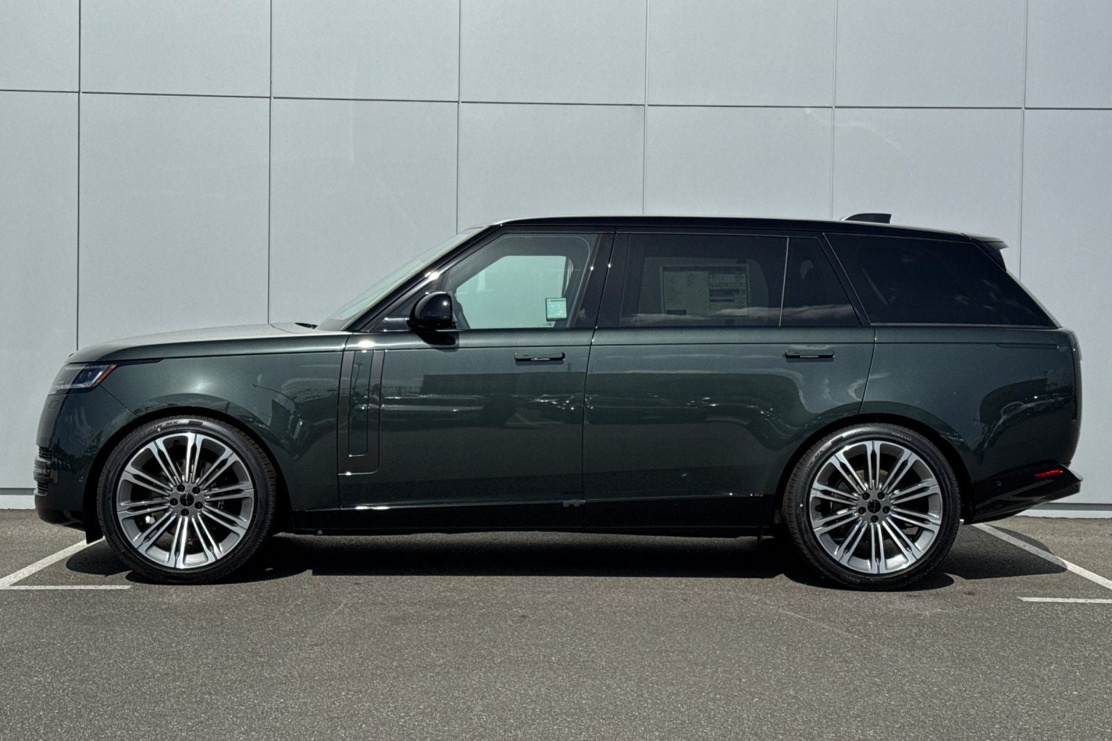 2026 Land Rover Range Rover SE LWB