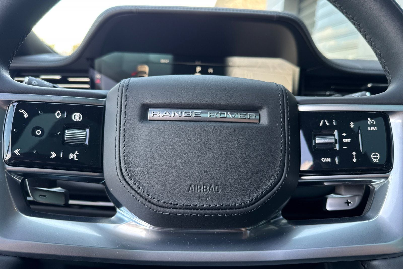 2026 Land Rover Range Rover SE LWB