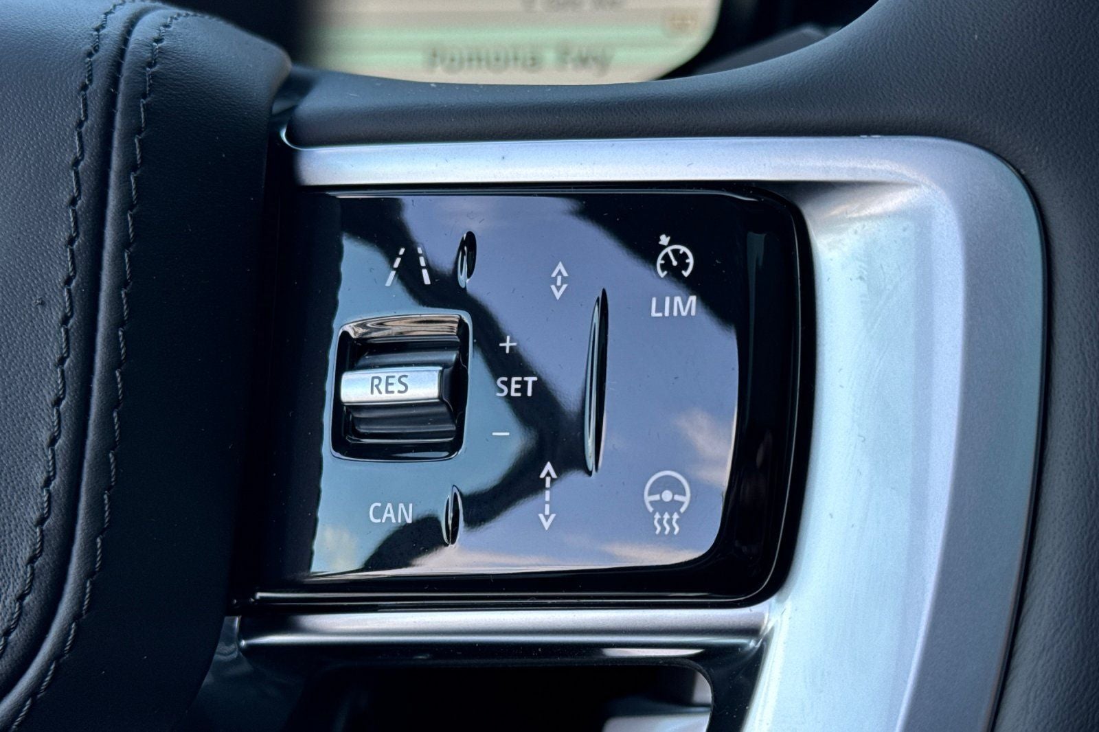 2026 Land Rover Range Rover SE LWB